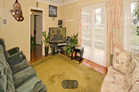 Photo of property in 35 Longburn Road, Henderson, Auckland, 0610