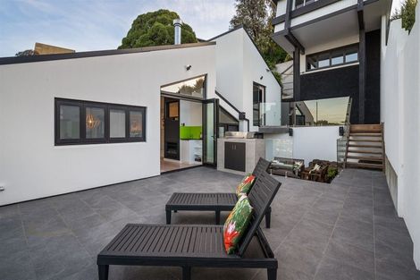 Photo of property in 21 Whareora Terrace, Cashmere, Christchurch, 8022