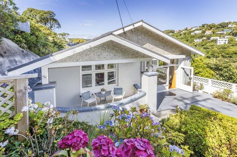 Photo of property in 19 Thorby Street, Northland, Wellington, 6012
