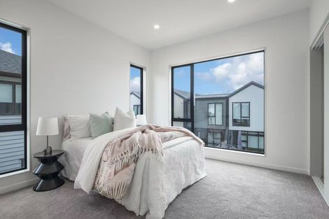 Photo of property in 1 Treloar Crescent, Hobsonville, Auckland, 0616