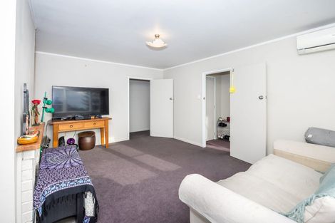 Photo of property in 14a Cliff View Drive, Green Bay, Auckland, 0604