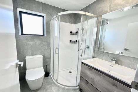 Photo of property in 4/241 Don Buck Road, Massey, Auckland, 0614