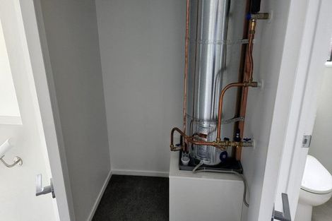 Photo of property in 17 Tokai Place, Glen Eden, 0602