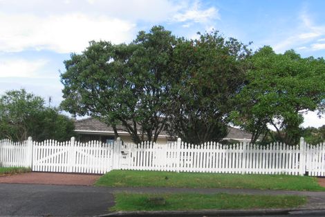 Photo of property in 42 Roick Parade, Glen Eden, Auckland, 0602