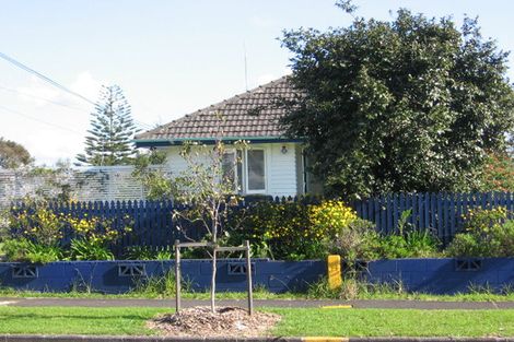 Photo of property in 2/11 Churchill Avenue, Manurewa, Auckland, 2102