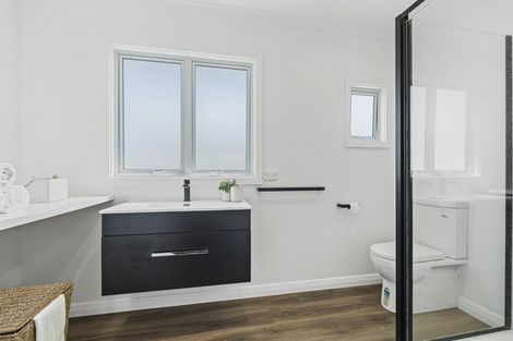 Photo of property in 254 Coronation Avenue, Welbourn, New Plymouth, 4310