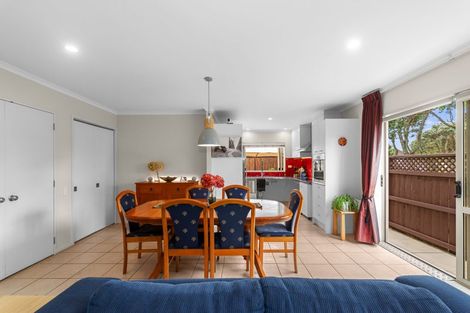 Photo of property in 17 Espalier Drive, Henderson, Auckland, 0612