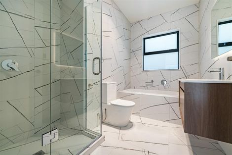 Photo of property in 21 Whakairo Crescent, Gulf Harbour, 0930