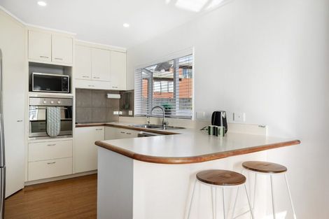 Photo of property in 1/18 Altair Place, Windsor Park, Auckland, 0632