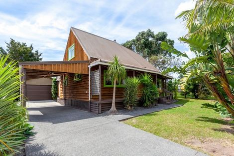 Photo of property in 127 Mckellar Place, Whangamata, 3620