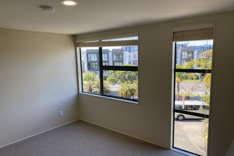 Photo of property in 8/19 Ocean View Road, Hillcrest, Auckland, 0627