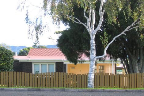 Photo of property in 260 Great North Road, Henderson, Auckland, 0612