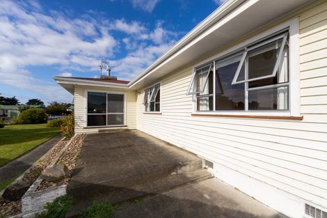 Photo of property in 32 Trinity Crescent, Pirimai, Napier, 4112