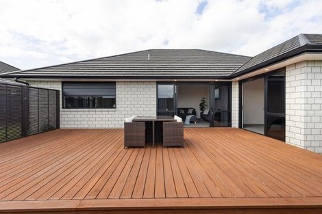 Photo of property in 44 Norfolk Drive, Cambridge, 3434