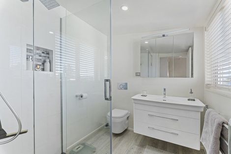 Photo of property in 3 Waiwera Place, Merrilands, New Plymouth, 4312