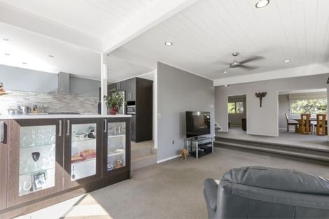 Photo of property in 20 Saddleback Rise, Murrays Bay, Auckland, 0630