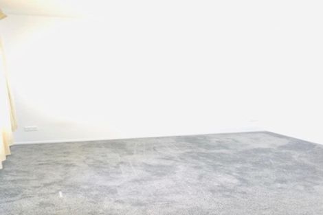 Photo of property in 9 Humphrey Kemp Avenue, Henderson, Auckland, 0612