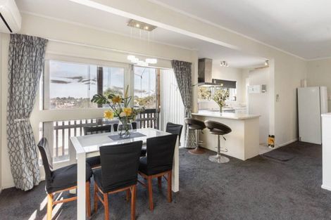Photo of property in 2/45 Girrahween Drive, Totara Vale, Auckland, 0629