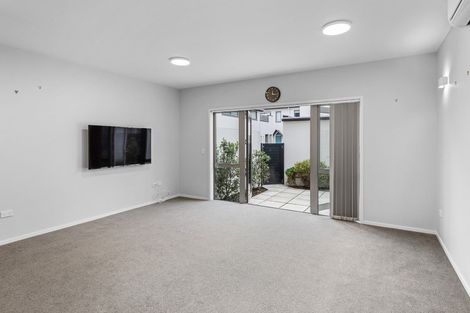 Photo of property in 2/155 Peterborough Street, Christchurch Central, Christchurch, 8013
