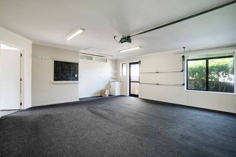Photo of property in 27 Nimstedt Avenue, Oteha, Auckland, 0632