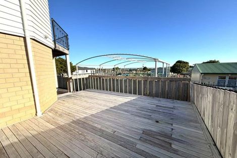 Photo of property in 15 Correa Court, Goodwood Heights, Auckland, 2105