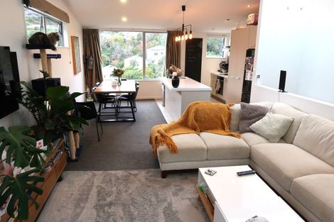 Photo of property in 23 Tiketike Way, Brooklyn, Wellington, 6021