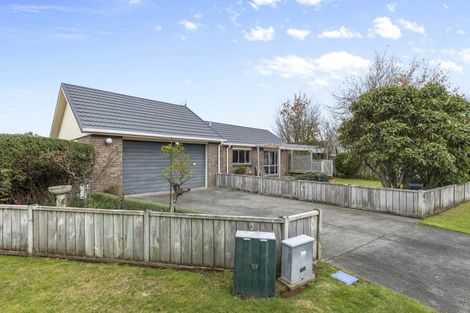 Photo of property in 64 Branch Road, Highlands Park, New Plymouth, 4312