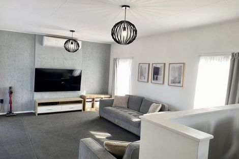 Photo of property in 127 Apollo Parade, Milson, Palmerston North, 4414