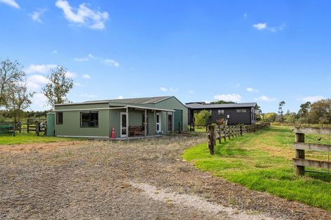 Photo of property in 216 Riverhead Road, Kumeu, 0892