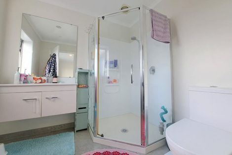 Photo of property in 1/110 Hobsonville Point Road, Hobsonville, Auckland, 0616