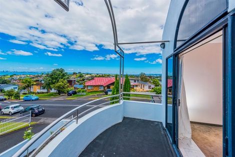Photo of property in 38 Luckens Road, West Harbour, Auckland, 0618