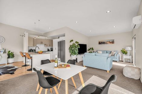 Photo of property in 10 Rena Place, Whitianga, 3510