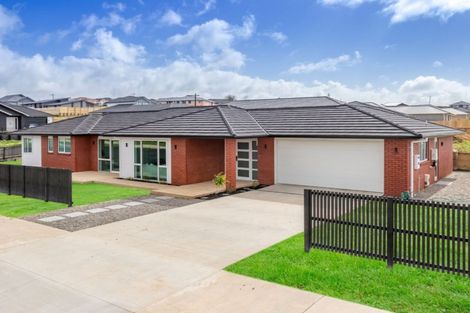 Photo of property in 2 Paiaka Place, Rototuna North, Hamilton, 3210