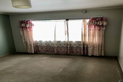 Photo of property in 2/4 Pine Street, New Lynn, Auckland, 0600