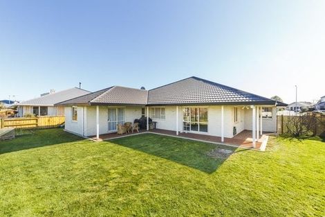 Photo of property in 51 Royal Oak Drive, Kelvin Grove, Palmerston North, 4414