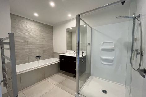 Photo of property in 18 Hobsonville Point Road, Hobsonville, Auckland, 0616