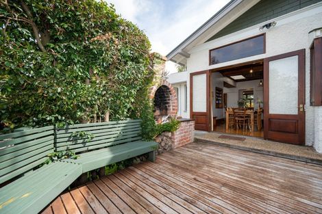 Photo of property in 210 Davis Street, Saint Leonards, Hastings, 4120