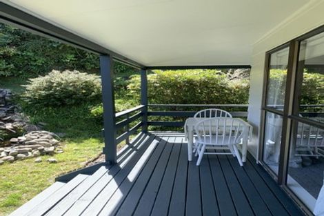 Photo of property in 6 Sasanqua Way, Crofton Downs, Wellington, 6035