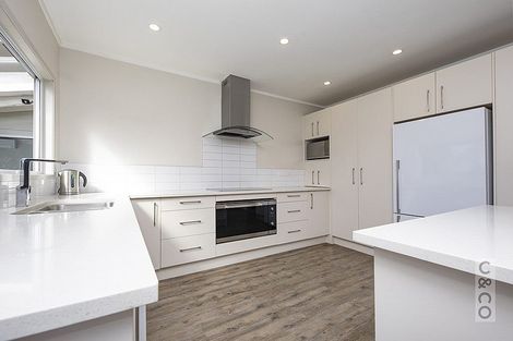 Photo of property in 2246 State Highway 16, Helensville, 0875