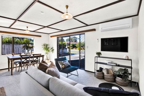 Photo of property in 1 Hawea Street, Merrilands, New Plymouth, 4312