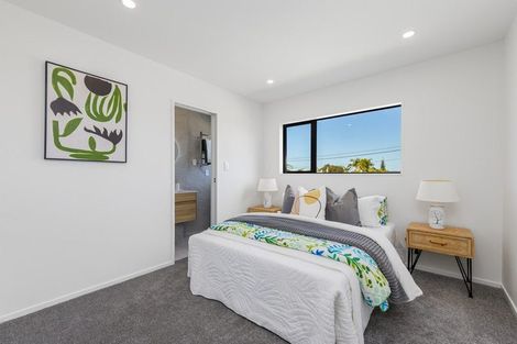 Photo of property in 13 Edgerton Road, Te Atatu Peninsula, Auckland, 0610