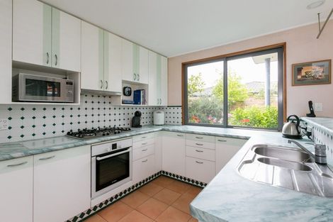 Photo of property in 4a Neeve Place, Taradale, Napier, 4112