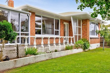 Photo of property in 2 Hood Place, Spotswood, New Plymouth, 4310