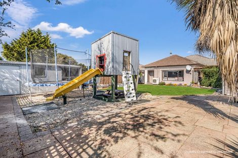 Photo of property in 18 Harlech Street, Oamaru North, Oamaru, 9400