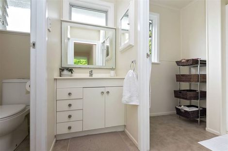 Photo of property in 14 Freyberg Place, Howick, Auckland, 2014
