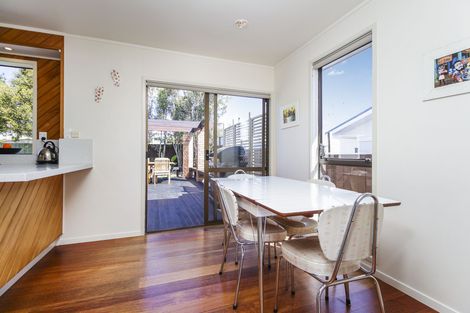 Photo of property in 26 Granville Drive, Massey, Auckland, 0614