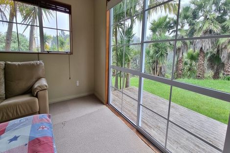 Photo of property in 11 Cobblestone Lane, Hillcrest, Auckland, 0627
