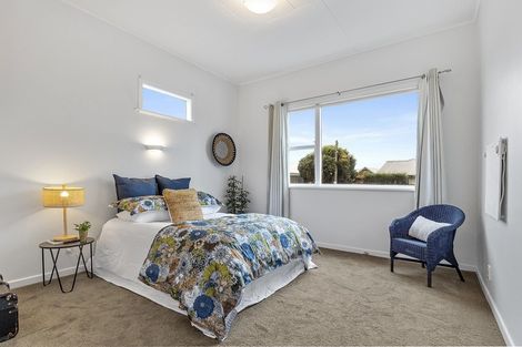 Photo of property in 22 Ferry Street, Seatoun, Wellington, 6022