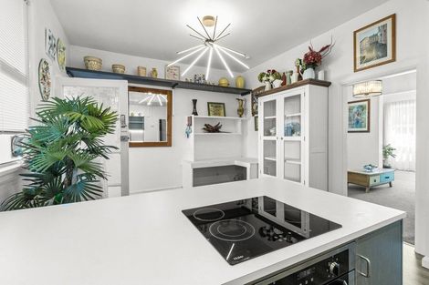 Photo of property in Devonport Apartments, 21/127 Saint Aubyn Street, New Plymouth, 4310