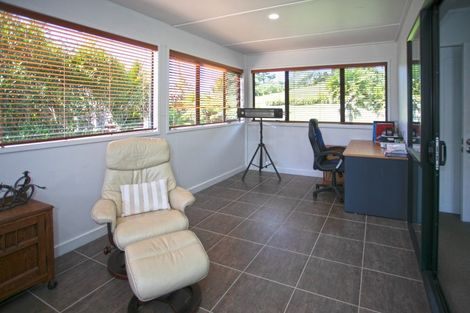 Photo of property in 5 Rewa Rewa Valley, Tairua, 3508